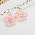 Pendentifs cerisier en émail rose avec bordure dorée et anneaux de suspension pour DIY - 1.8CM×2.1CM / Rose