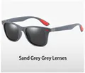 Gafas de sol clásicas con montura gris arena, lentes grises y detalles rojos modernos - Marco Gris Mate Lentes Grises