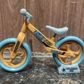 Miniature yellow and blue balancing car toy model with a decorative star base - Large / Yellow