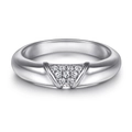 Elegant 925 sterling silver ring with polished band and triangular zircon inlay - Tl-389