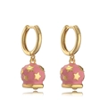 Pendientes de aro dorados con colgantes de campana rosa y estrella en fondo blanco - Rosa