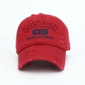 Casquette de baseball rouge vintage avec broderie Boston 1630 et détails usés pour le style - Bordeaux