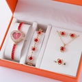 Damen-Geschenkset 5-teilig mit roter Herz-Quarzuhr und goldfarbenem Herzschmuck in Geschenkbox - Roségold Rotes Herz Kette Set (Ohne Box)