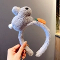 Fascia carina in peluche grigio con una piccola bambola di coniglio e una carota - Cerchietto in Peluche Coniglio Grigio / Grigio
