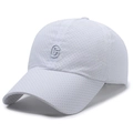 Gorra de béisbol de malla blanca transpirable con letra C para deportes al aire libre - Ajustable / Blanco
