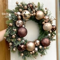 50cm Weihnachtskranz mit goldenen und bronzenen Kugeln auf grünen Tannennadeln - Gold Kaffee 50cm mit Lichtern