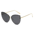 Occhiali da sole cat-eye oversize con montatura in oro e lenti grigie sfumate - Montatura Dorata/Lenti Grigie