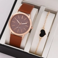 Damen Quarz Uhr in Roségold mit braunem Lederarmband und goldenem Herz Armband Set - Braunes Set (Ohne Box)
