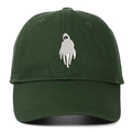 Gros plan d'une broderie de fantôme blanc sur une casquette en sergé vert foncé - Réglable / Vert Foncé