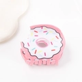 Pinza per capelli a forma di ciambella rosa con morso e zuccherini colorati su base bianca - Zuccherini bianchi