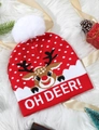 Berretto natalizio rosso in maglia con pompon bianco, motivo renna e testo OH DEER - Stile Renna