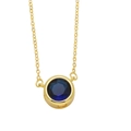 Collier en chaîne dorée minimaliste avec pendentif en zircon bleu profond serti clos - Bleu foncé