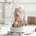 Luce LED natalizia in vetro con gnomo nordico e decorazioni in legno NOEL incise - Stile Corona Gnomo Noel