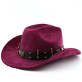 Dettaglio cappello cowboy prugna in scamosciato con stemma aquila e fascia borchiata - M (56-58cm) / Borgogna