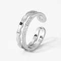 Anello aperto a doppio strato argentato con texture ondulata e cristalli pavé scintillanti - Stile a Onda a Doppio Strato (PD628) / Argento