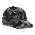 Vue détaillée d'une casquette de baseball en jean vintage avec motif camouflage et déchirures - Gris Noir Délavé Vintage (B)