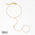 Elegantes goldfarbenes Edelstahl-Handkettchen mit minimalistischem Zirkon-Ring - Einzelstein-Stil (KB041) / Gold