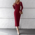 Elegante vestido largo de punto rojo oscuro ajustado con cuello en V y manga larga - M / Burdeos