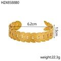 Detail showing the 6.2cm inner diameter and leaf texture of the golden metal bangle - Gold Leaf Wheat (HZ48588B0)