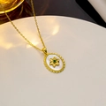 Vintage 18K vergoldete Halskette mit Perlmutt-Blumenanhänger auf ovalem Medaillon - Gold