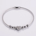 Bracciale a cavo in acciaio argento con cuore di cristalli e chiusura magnetica - Color Acciaio