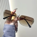 Frameless butterfly Y2K sunglasses with brown gradient lenses and rhinestone accents - Gold Frame Gradient Tea Lens