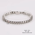 Detalle de la pulsera de eslabones cubanos de acero inoxidable plateado de 10mm - 10mm (Longitud 22cm)