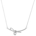 Dettaglio del pendente a nastro in argento con zirconi micro-pavé su catena veneziana - Argento