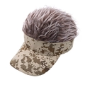 Primer plano de gorra de golf camuflaje desierto con pelo sintético marrón en la parte - Camuflaje Caqui Con Pelo Marrón