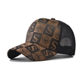 Braune karierte Trucker-Kappe mit besticktem Buchstaben S und schwarzem Netzrücken - Verstellbar / Gold