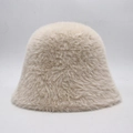 Cappello bucket in peluche beige da donna con morbida pelliccia sintetica invernale - Taglia unica / Bianco