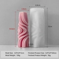 Knotensäule Silikonform mit Maßen und rosa Spiral-Strukturkerze als Musterbeispiel - Wellenförmige Zylinderform J-1180