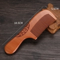 Pettine in legno di pesco con manico intagliato lungo 18,5cm e largo 5,5cm - Legno di pesco ispessito - Pettine con manico a nuvola