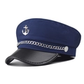 Dettaglio dell'emblema dell'ancora d'argento e catena su cappello da marinaio blu navy - M (56-58cm) / Ancora Blu Navy