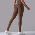 Nahtlose braune High-Waist Yoga-Leggings mit Peach-Lift-Effekt und breitem Stretchbund - S / Kastanienbraun