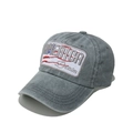 Dettaglio del cappello da baseball in denim lavato con toppa America ricamata - Grigio