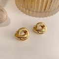 Elegantes pendientes de aro entrelazados bañados en oro de estilo minimalista - Pendientes de Aro de Oro
