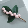 Künstlicher rosa Beeren zweig mit acht Beeren und drei grünen Blättern für DIY Deko - Hellrosa 8 Beeren
