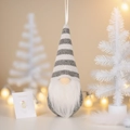 Gnomo di Natale a strisce grigie in maglia con barba bianca, decorazione festiva sospesa - Righe Grigio-Bianche a Maglia B