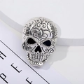 Spilla vintage a forma di teschio in argento con incisioni floreali e smalto nero - 1# Teschio Intagliato Vintage Argento