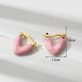 Roze hartvormige C-stijl oorknoppen van goud titaniumstaal met emaille afwerking - Hart Creolen / 1.6cmx1.5cm / Roze