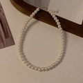 Elegante collana di perle barocche bianche multistrato con chiusura dorata - Collana di perle artificiali grandi circa 8 mm