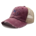 Vintage Trucker-Cap mit Flaggen-Schmetterlingsdruck und atmungsaktivem Mesh-Rücken - Einheitsgröße / Burgunderrot