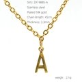 Detailansicht der 18 Karat vergoldeten Halskette aus Edelstahl mit Buchstabe A Anhänger - A (Mit Kette) / Gold - Buchstabe A