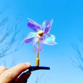 Barrette à cheveux moulin à vent violette irisée avec paillettes laser sur fond de ciel - Transparent/Violet