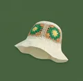 Chapeau cloche en paille tricoté à la main beige avec motifs floraux verts et jaunes - M (56-58cm) / Blanc