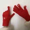 Guantes de punto rojos con dedos abiertos táctiles y bordado de oso adorable - Rojo