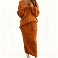 Détail d'un ensemble pull en maille torsadée orange et jupe longue avec texture tissée - 3XL / Haut Et Bas / Couleur caramel