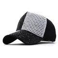 Berretto da baseball nero con strass scintillanti e perle bianche, vista laterale - Regolabile / Bianco