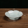 Ru White ceramic flower snack plate with ice crackle glaze 13cm diameter net 0.22kg - Ru White-Eight Petals